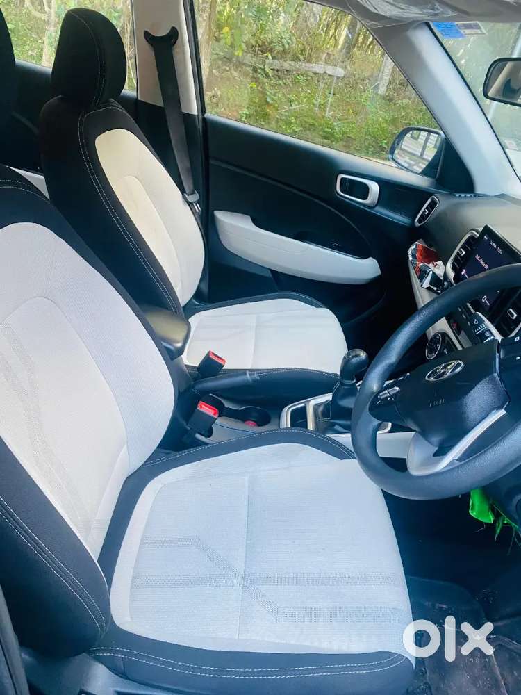 Hyundai Venue 2024 Petrol 18000 Km Driven