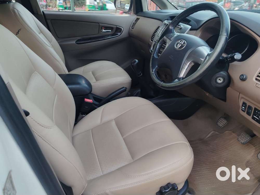 Toyota Innova [2013-2016] 2.5 V Diesel 7 Str, 2015, Diesel