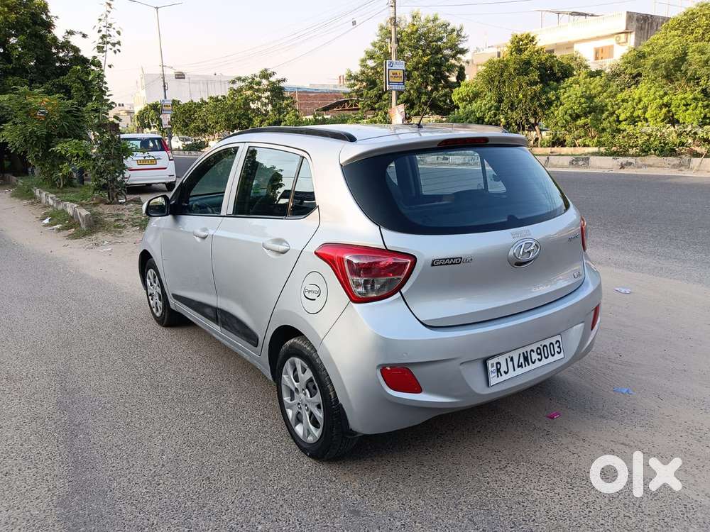 Hyundai Grand I10 Sportz, 2016, Petrol