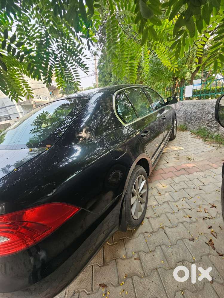 Skoda Superb Petrol 108500 Km Driven