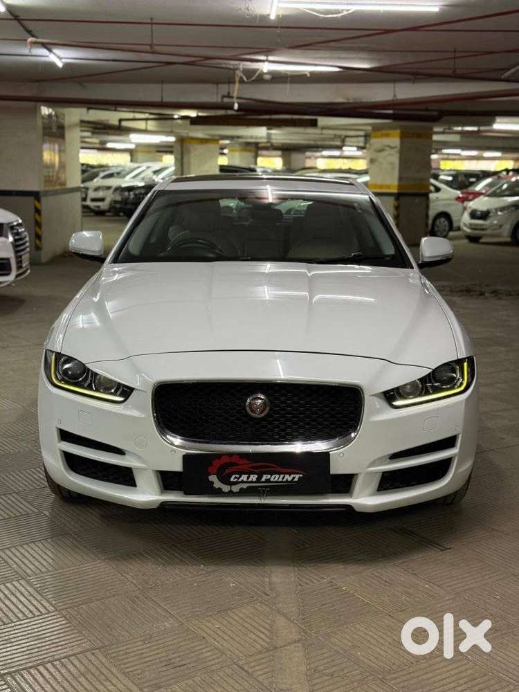 Jaguar Xe Portfolio, 2016, Petrol