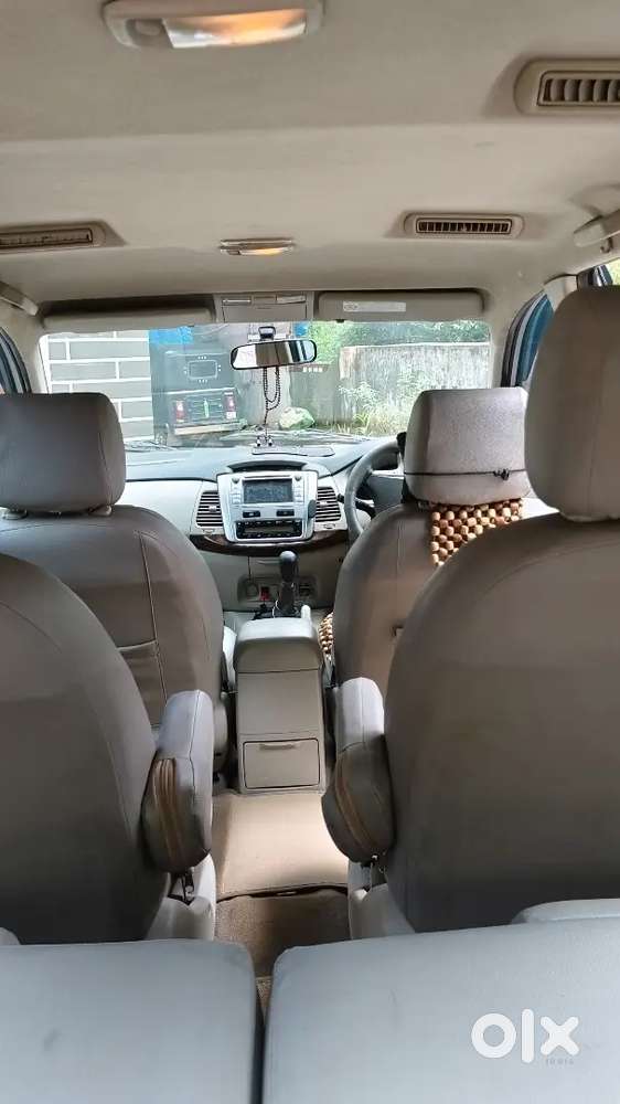 Toyota Innova V 2013