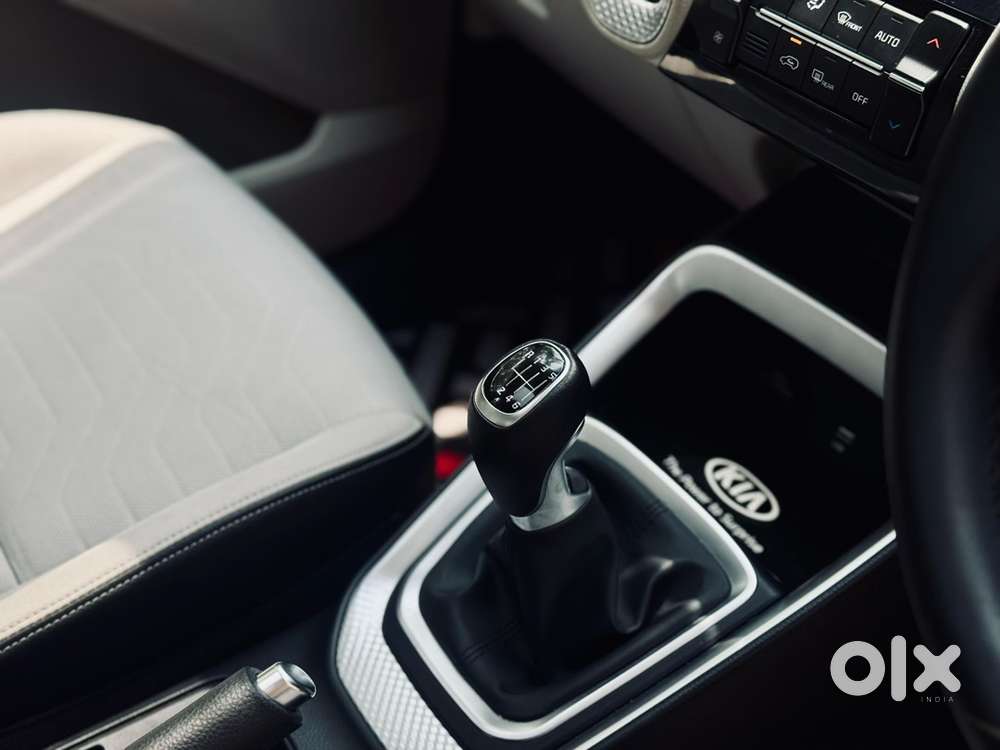 Kia Sonet Petrol 2021