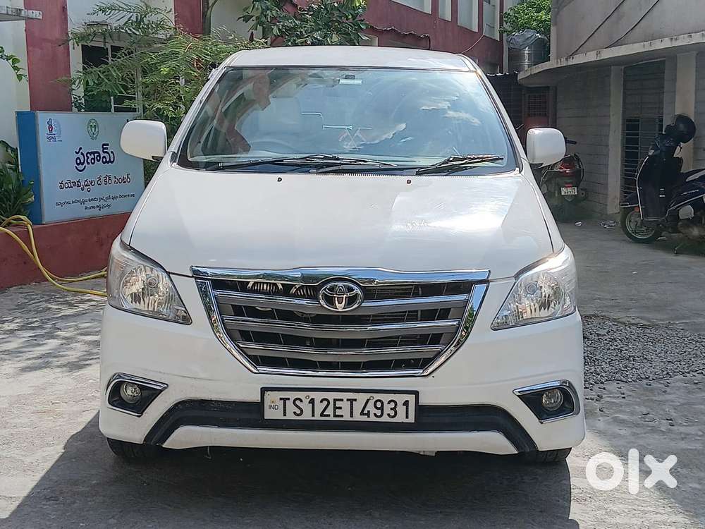 Toyota Innova 2.5 G (diesel) 8 Seater, 2015, Diesel