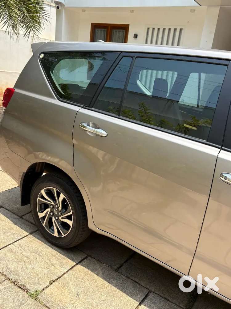 Exceptionally Maintained 2021 Crysta In Avantgarde Bronze