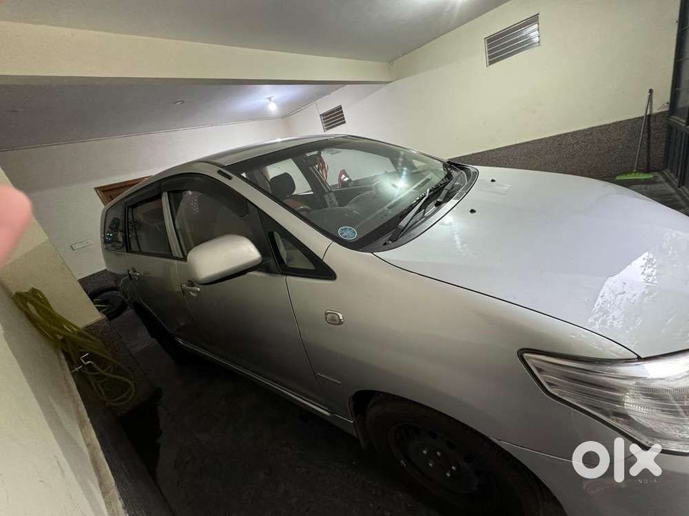 Toyota Innova 2012 Diesel Well Maintained