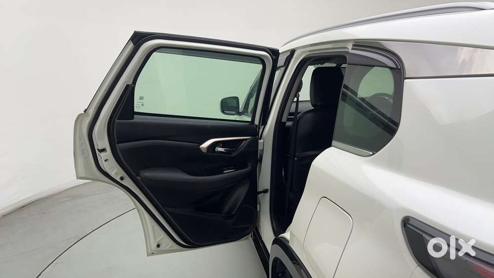 Maruti Suzuki Grand Vitara 1.5 Zeta Plus Intelligent Hybrid Ecvt, 20..