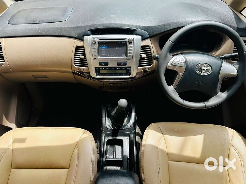 Toyota Innova 2.5 Vx 8 Seater Bs Iv, 2015, Diesel