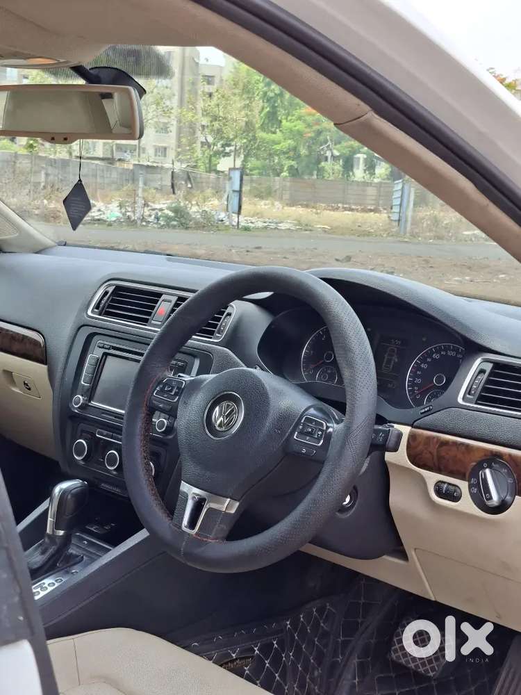 Volkswagen Jetta 2012 Car