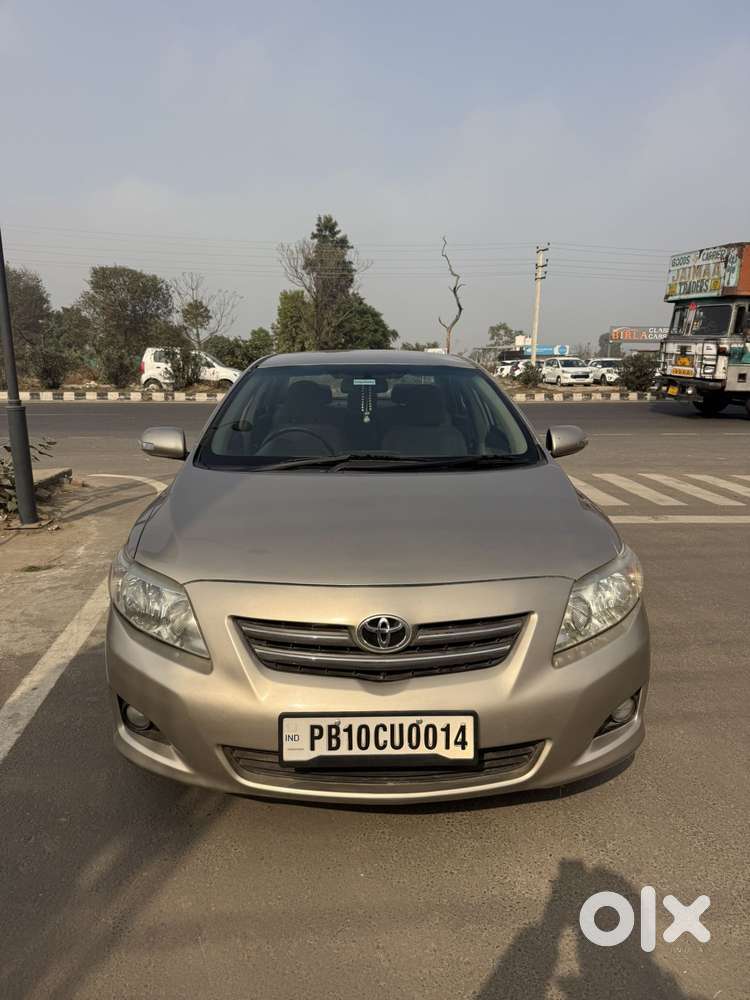 Toyota Corolla Altis 2010-2013 1.8 J, 2010, Petrol