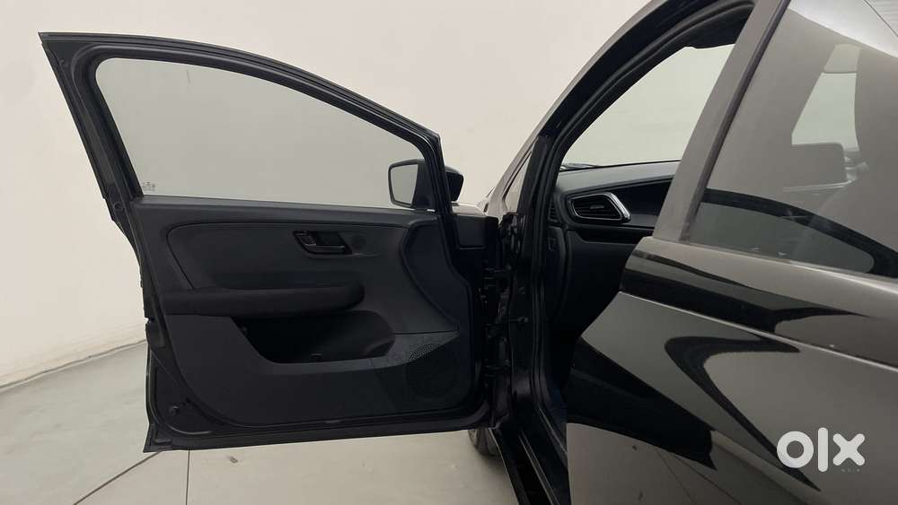 Tata Altroz Xz Plus (s) Dark Edition, 2023, Petrol