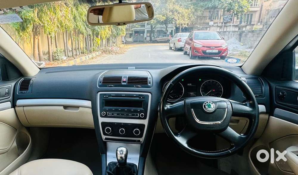 Skoda Laura 1.8 Tsi Ambiente, 2010, Petrol