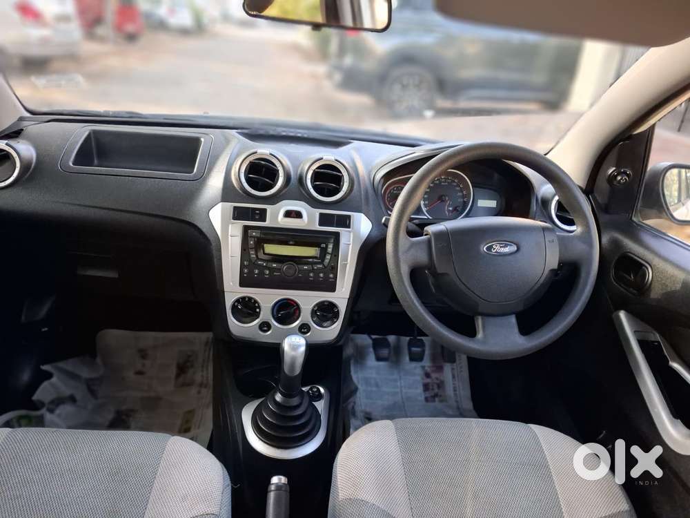 Ford Figo, 2011, Petrol