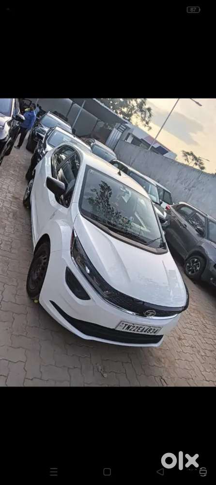 Tata Altroz 2023 Xm Petrol(white) 15k Kms Driven + Single Owner