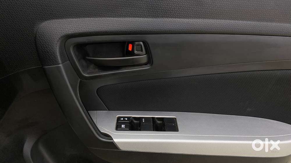 Maruti Suzuki Vitara Brezza 1.5 Vxi At, 2020, Petrol