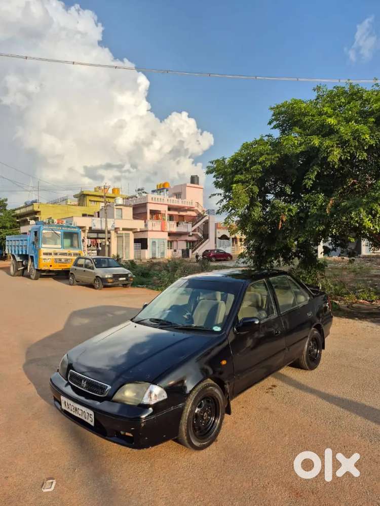 Maruti Suzuki Esteem 2004 Vxi