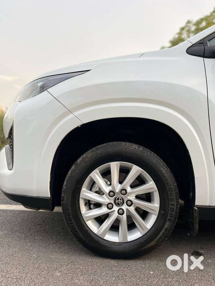 Toyota Innova Hycross 2.0 Gx 8 Str, 2025, Petrol