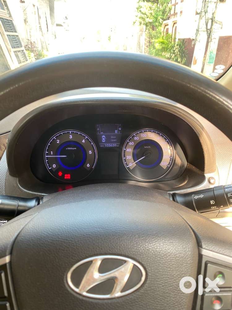 Hyundai Fluidic Verna 2015
