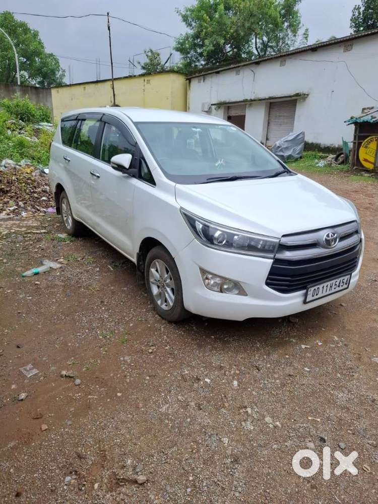 Toyota Innova Crysta 2.4 V, 2016