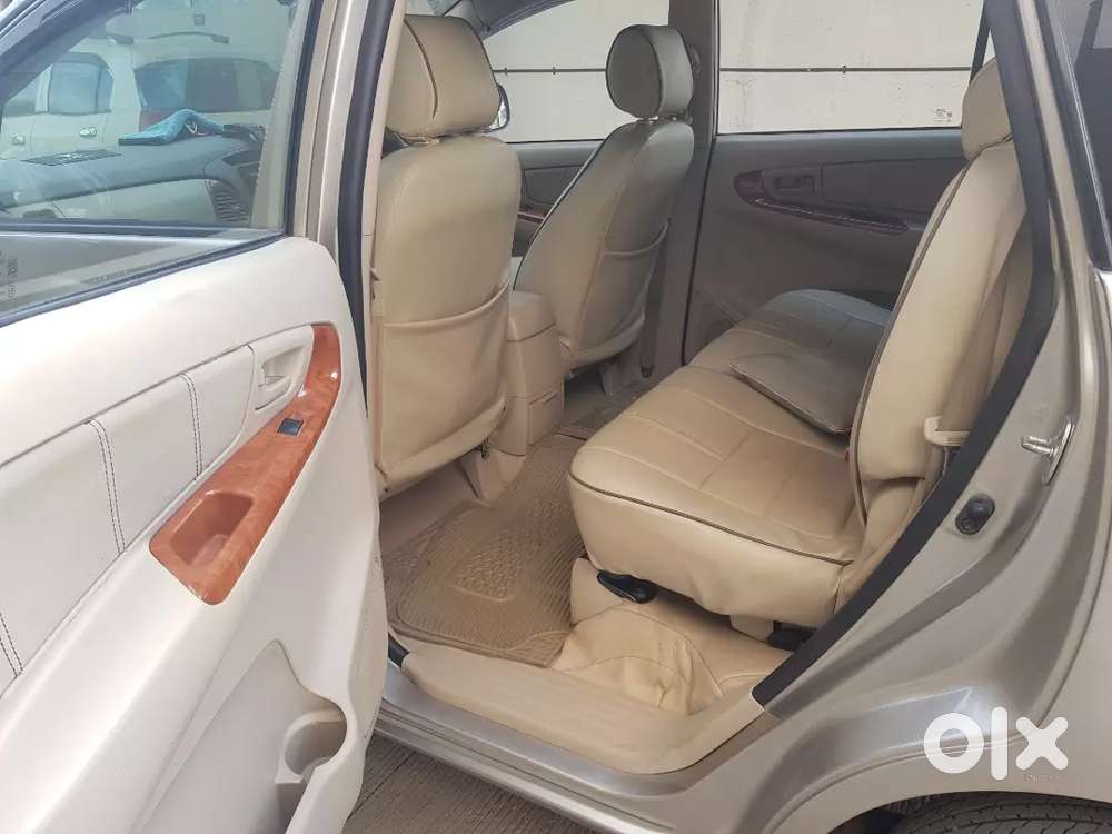 Toyota Innova 2.5-g