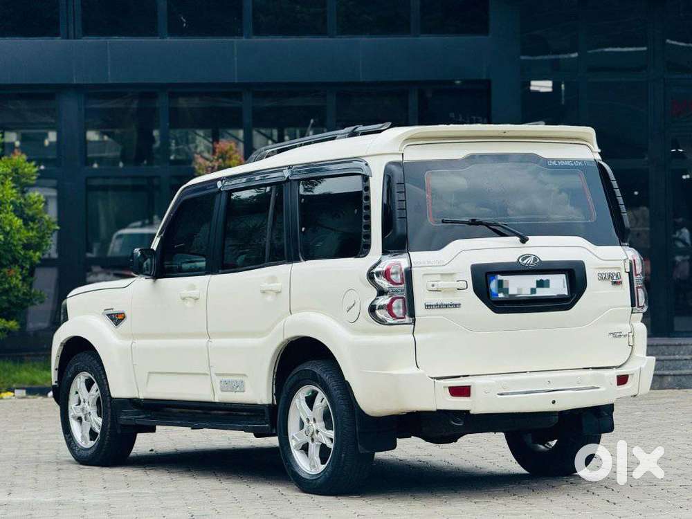 Mahindra Scorpio S10, 2015, Diesel