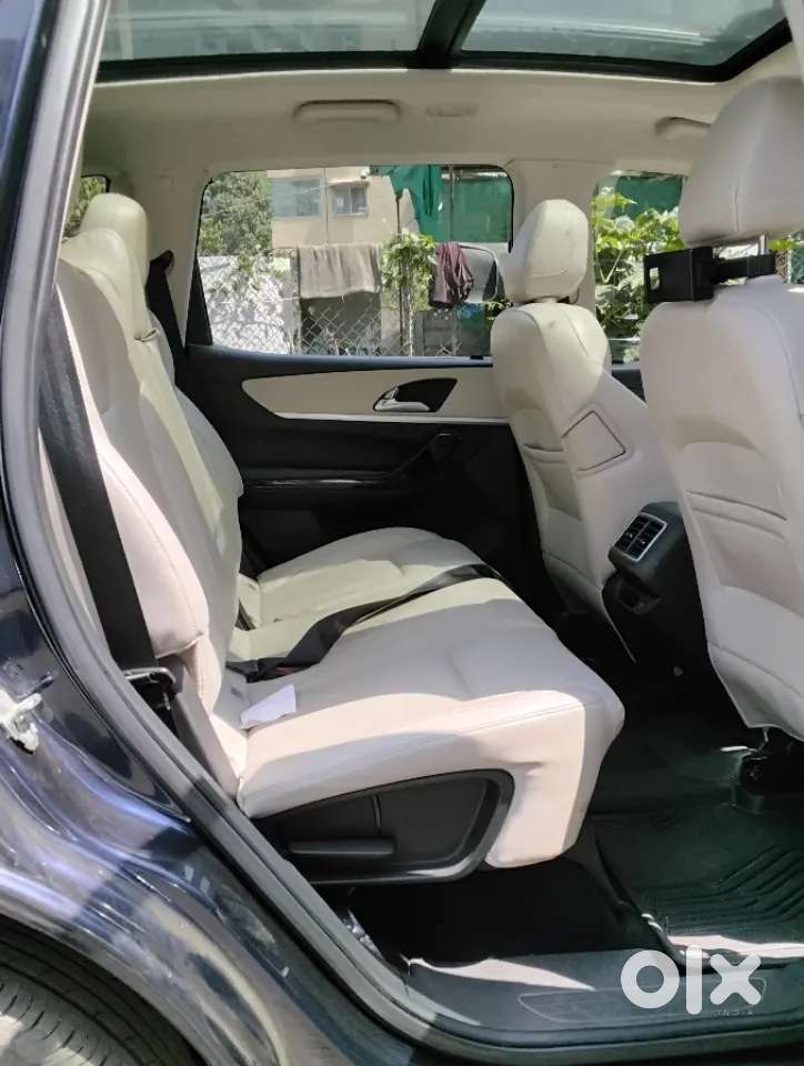 Mahindra Xuv700 2.2 Ax 7 Diesel At Str, 2022, Diesel