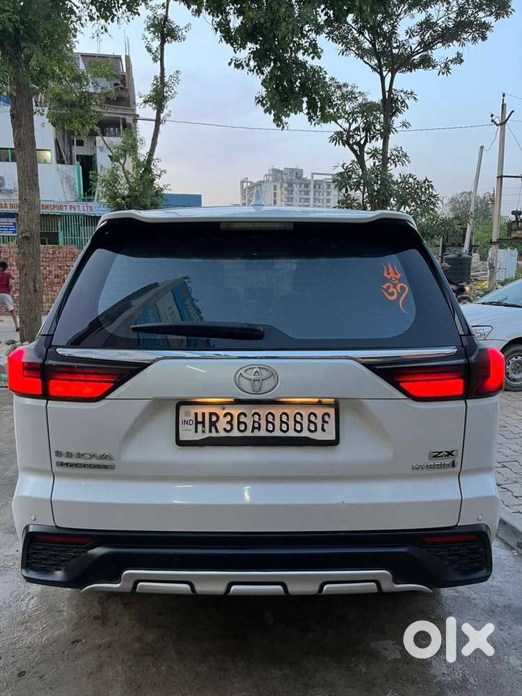 Toyota Innova Hycross 2025 Year