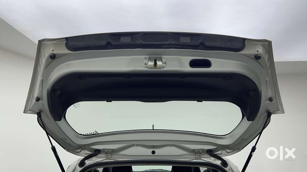Maruti Suzuki Swift Vxi Optional, 2017, Petrol
