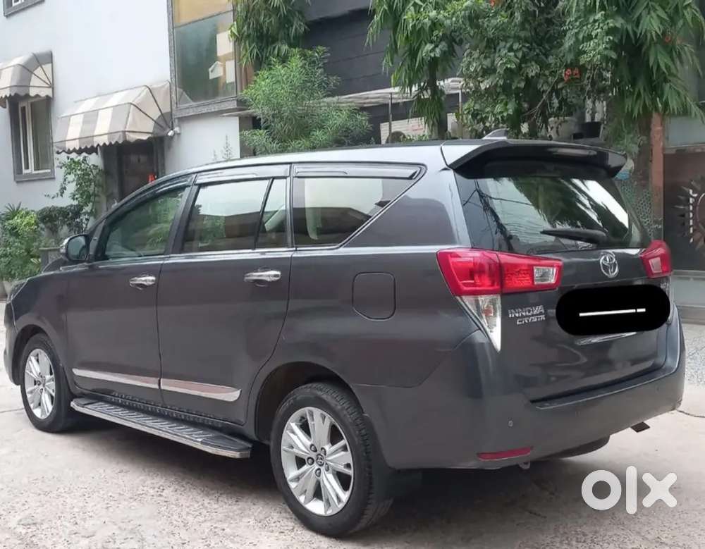 Toyota Innova Crysta