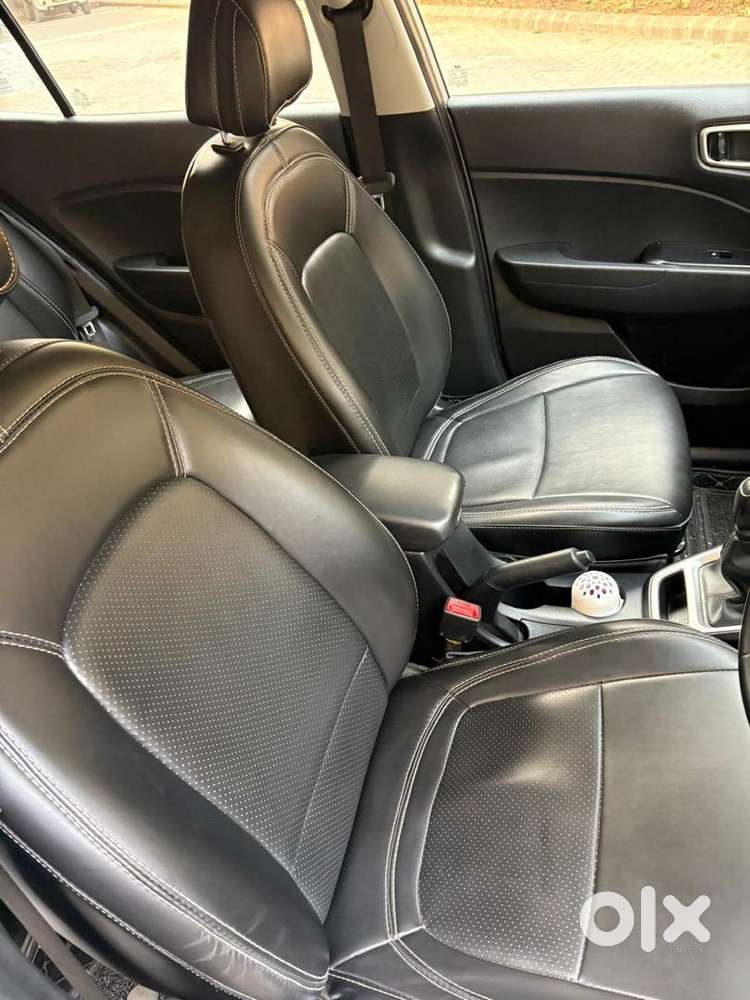 Hyundai Venue 2022 Petrol Well Maintained