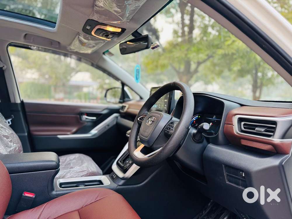 Toyota Innova Hycross 2.0 Vx (o) Hybrid 7 Str, 2024, Petrol
