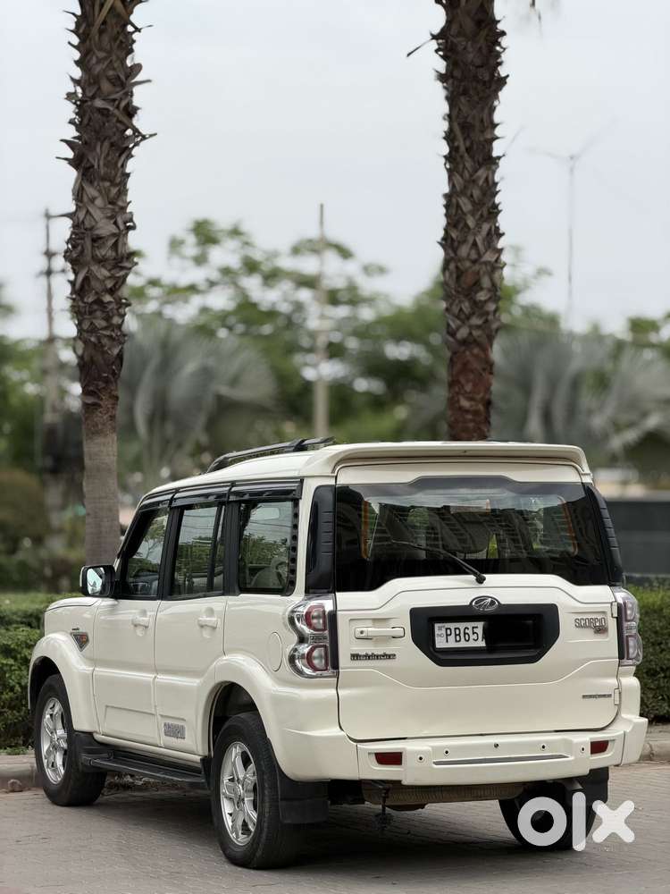 Mahindra Scorpio S10 8 Seater, 2017, Diesel