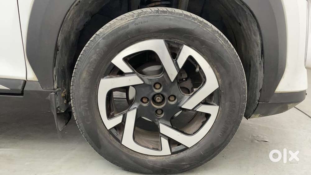 Nissan Magnite 1.0 Xv Premium Turbo Cvt, 2023, Petrol