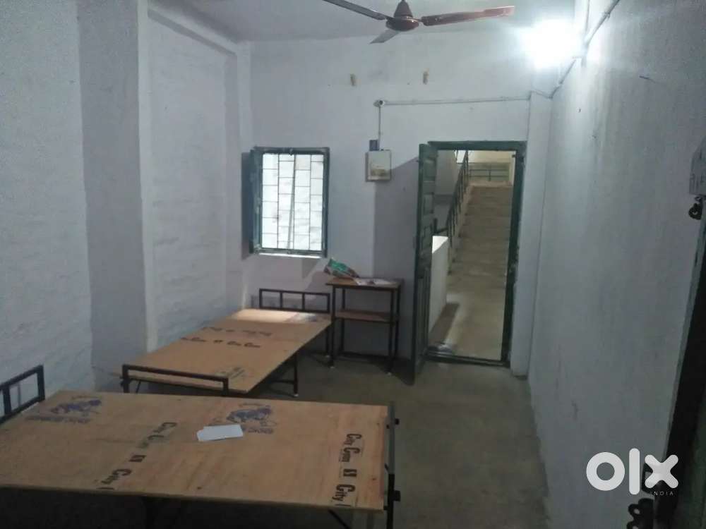 Bed @1700 for single person near Xavier,st Paul,marwari clg @church rd