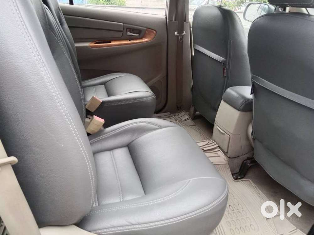 Toyota Innova 2.5 V 7 Str, 2011, Diesel