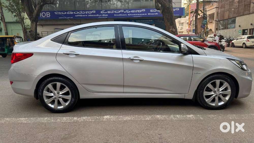 Hyundai Verna Fluidic 1.6 Vtvt Sx Opt, 2011, Petrol