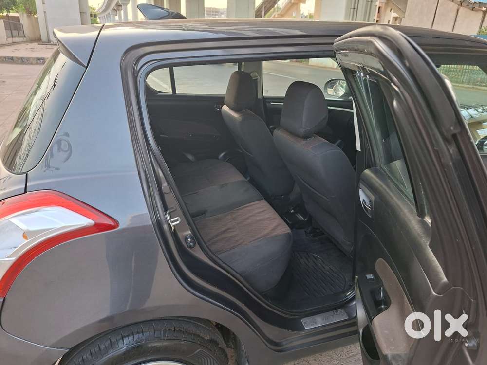 Maruti Suzuki Swift Vxi + Manual, 2017, Petrol