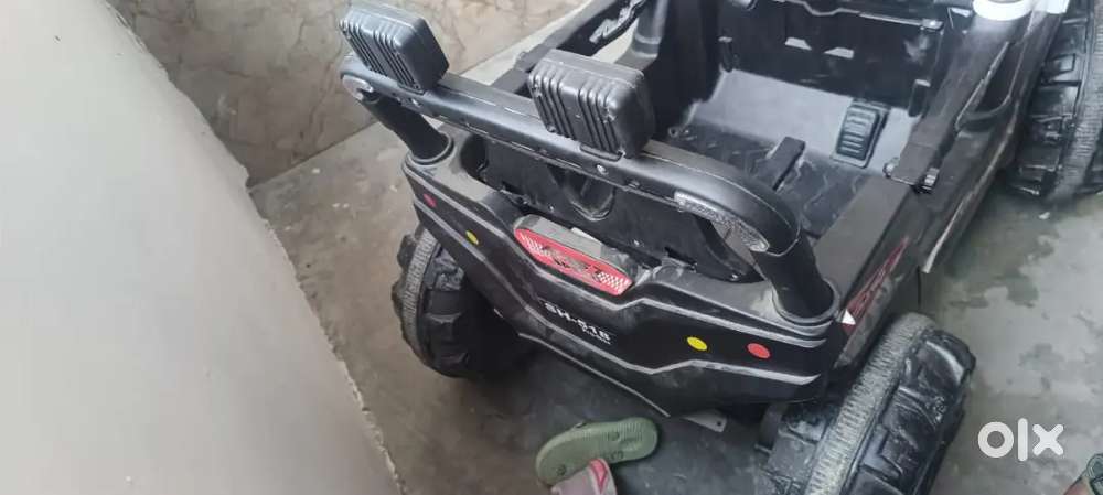 Bacchon Ki Toy Kar Hai Chalane Wali Electronic