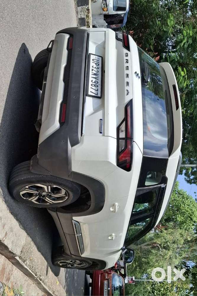 Maruti Suzuki Brezza 1.5 Zxi At Smart Hybrid, 2023, Petrol