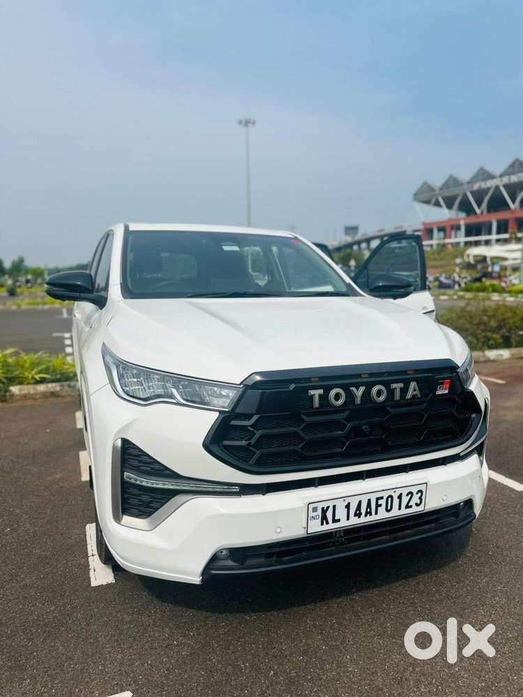 Toyota Innova Hycross 2024 Petrol Well Maintained