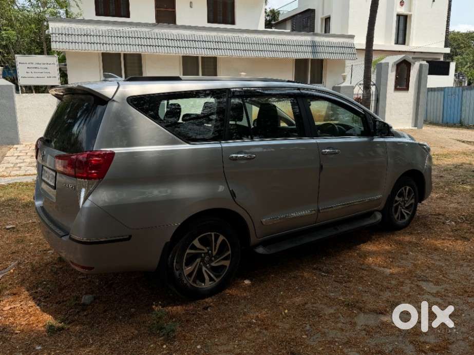 Toyota Innova Crysta 2.7 V, 2024, Diesel