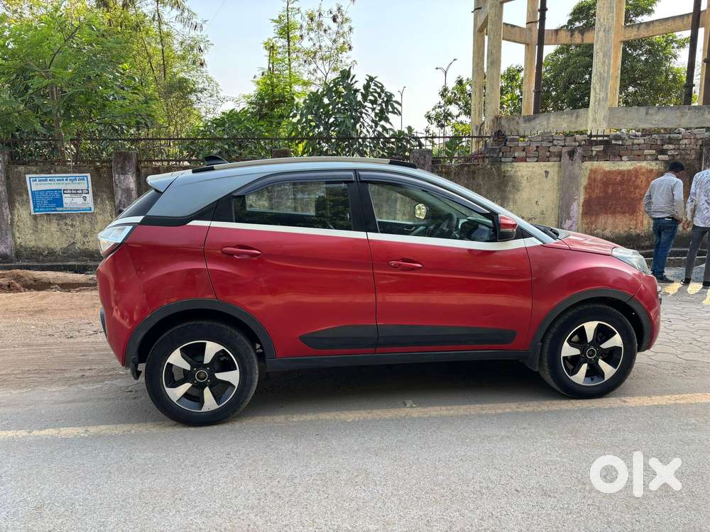 Tata Nexon 1.2 Revotron Xza Plus Dualtone, 2018, Petrol