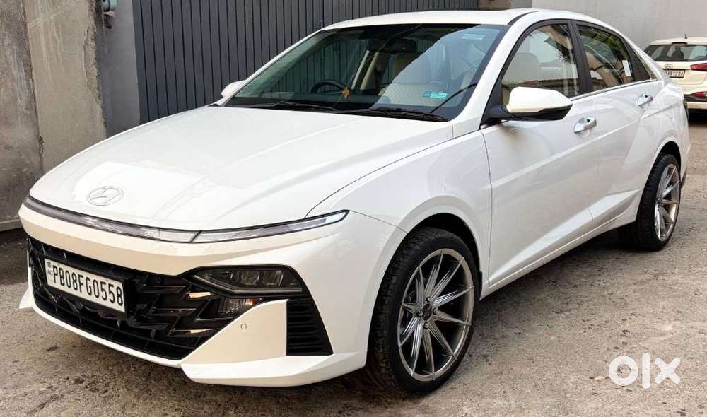 Hyundai Verna, 2023, Petrol