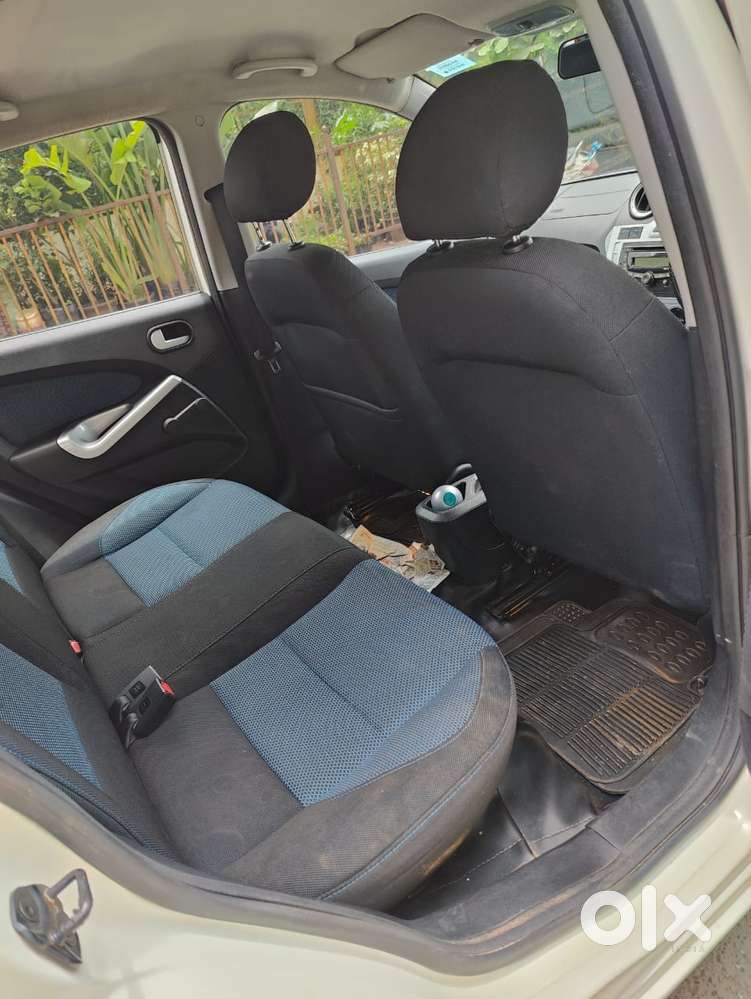 Ford Figo 2012-2015 Petrol Titanium, 2015, Petrol