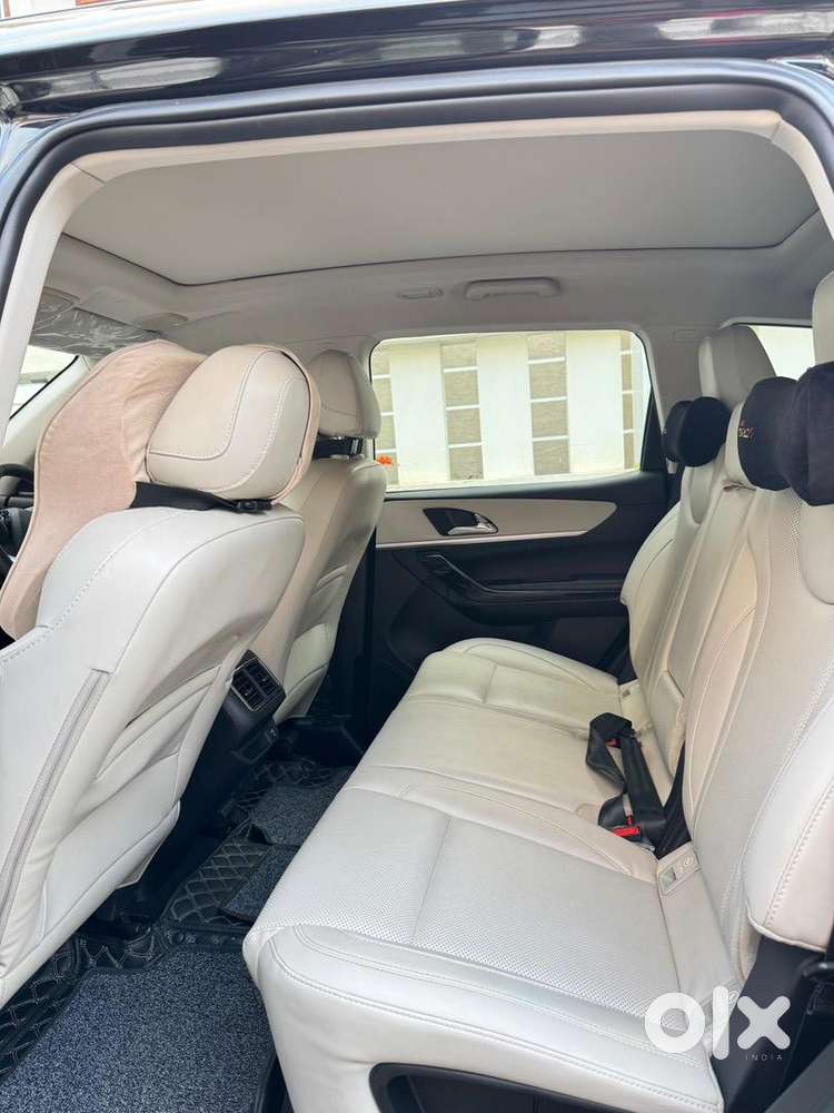 Mahindra Xuv700 2024 Diesel 14600 Km Driven