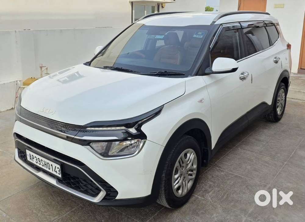 Kia Carens G 1.5 6mt Premium (o) 7-seater, 2023, Petrol
