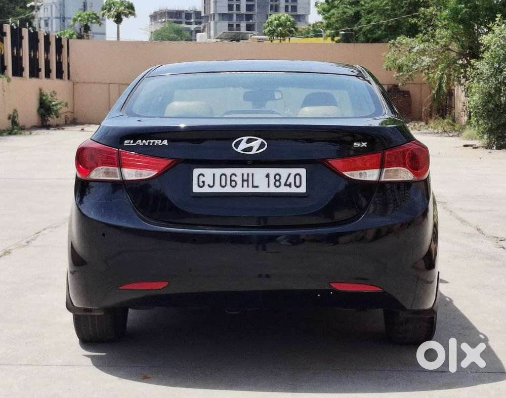 Hyundai Elantra 1.8 Sx Mt, 2014, Petrol