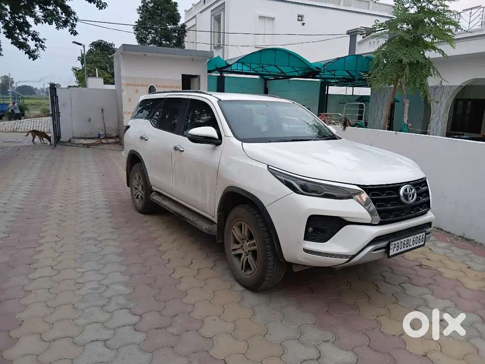 Toyota Fortuner April 2025 Diesel 15000 Km Driven