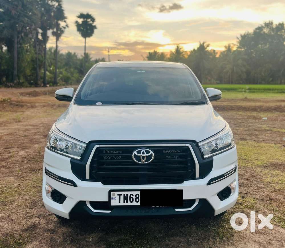 Toyota Innova Crysta 2.4 G Mt, 2025, Diesel
