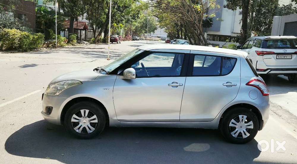 Maruti Suzuki Swift Vxi + Manual, 2013, Petrol